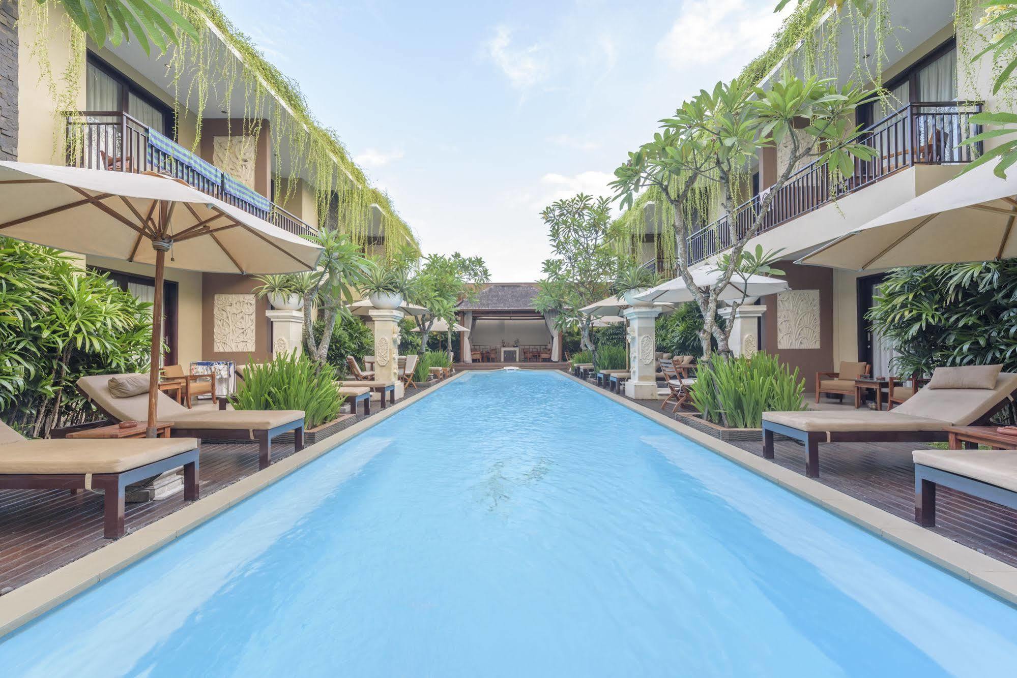 D'penjor Seminyak (Bali)