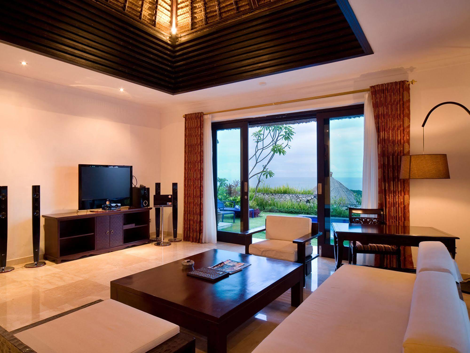 Hillstone Bali