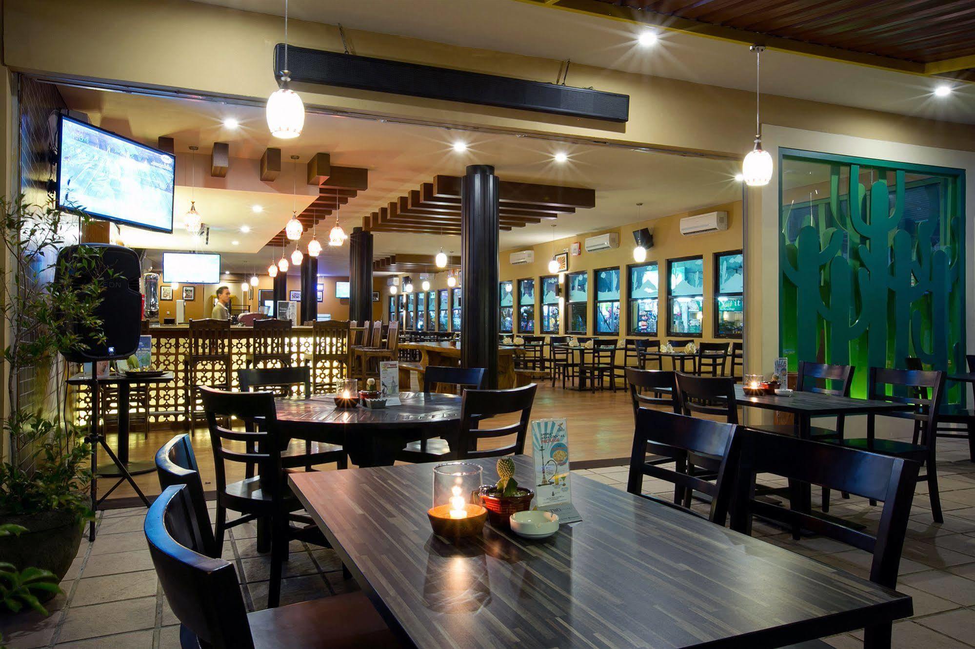 Hotel Kuta Station And