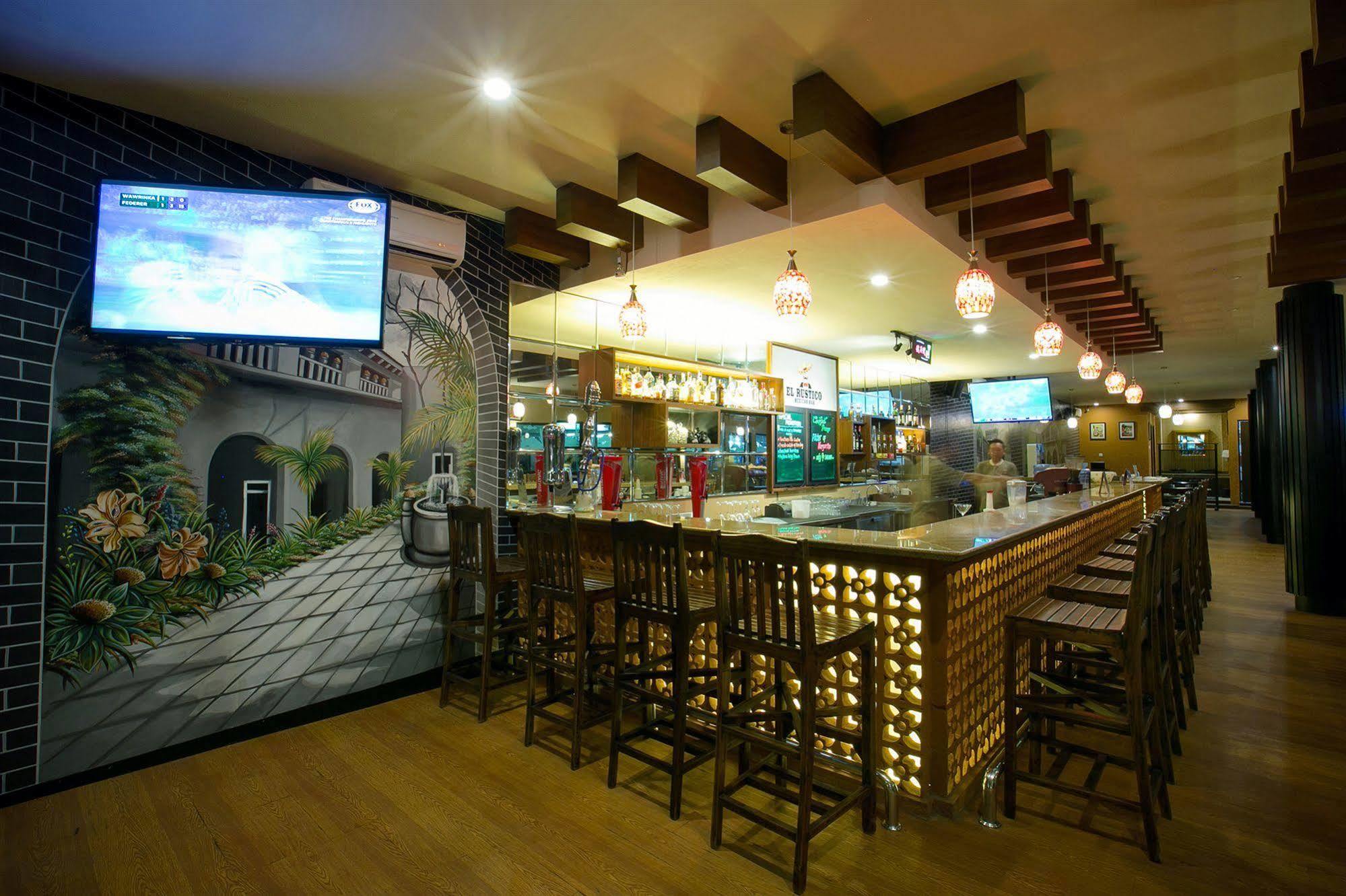 Hotel Kuta Station And