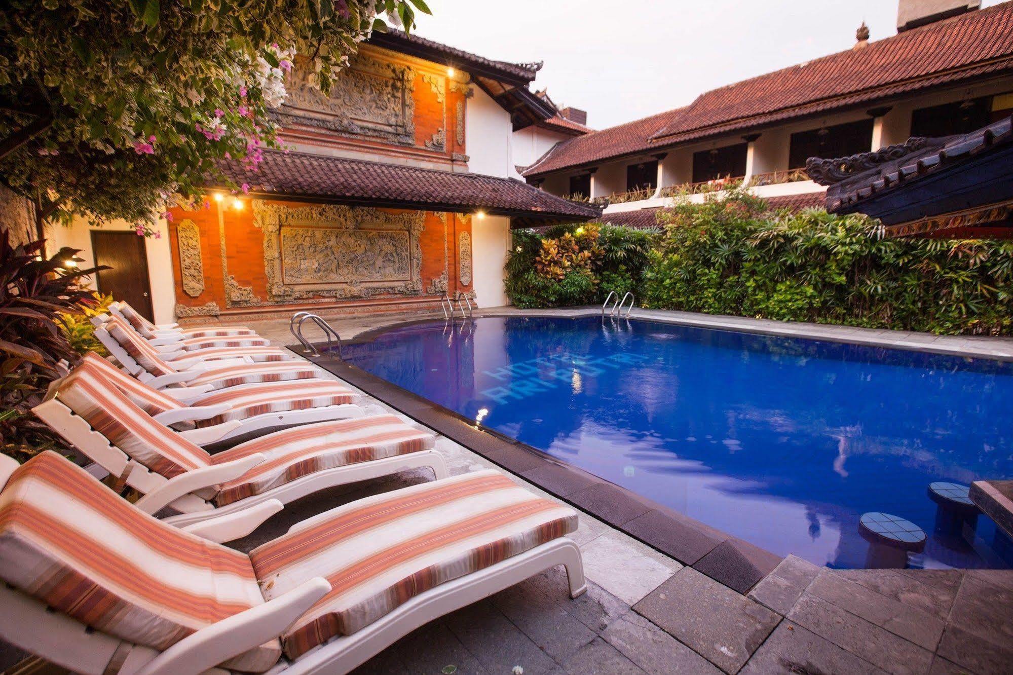 Ari Putri Hotel 3*