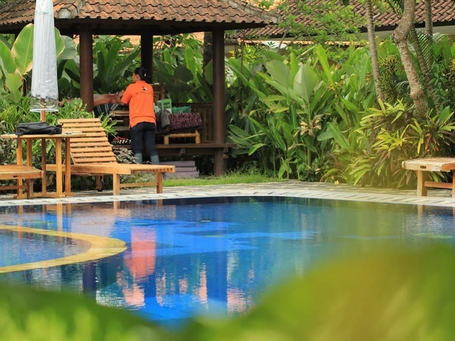 Lusa At Kuta Hotel