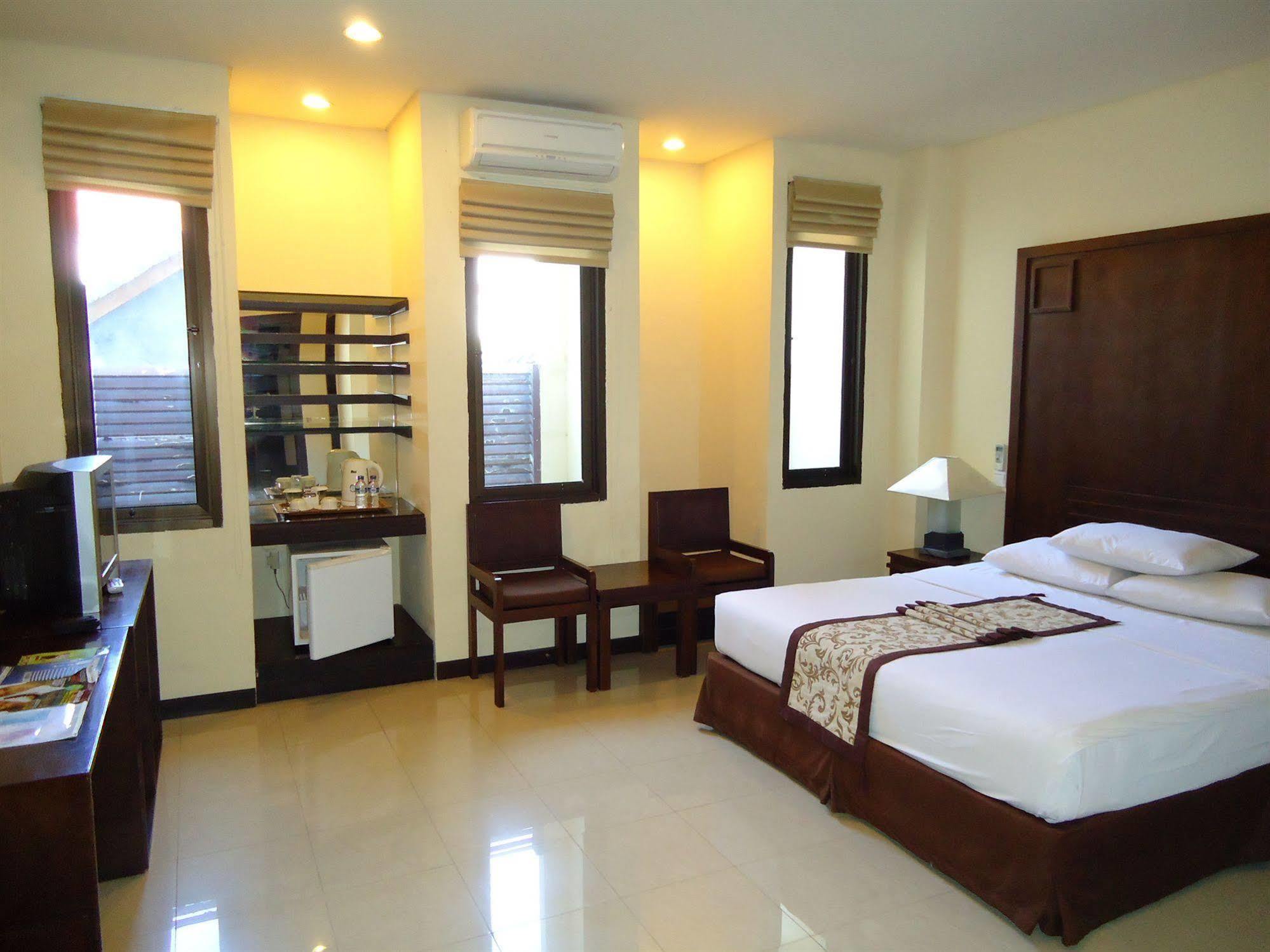 Puri Ayu Hotel 3*
