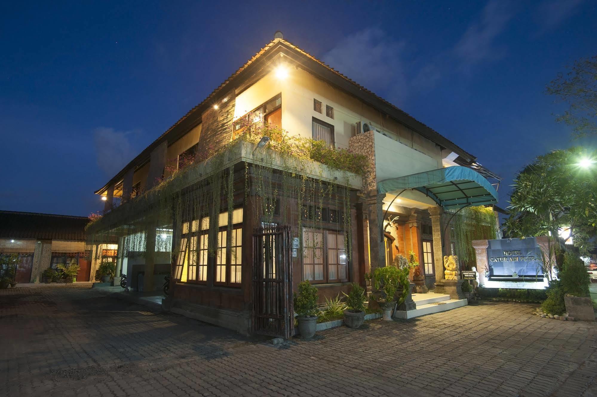 Catur Adi Putra Hotel 2*