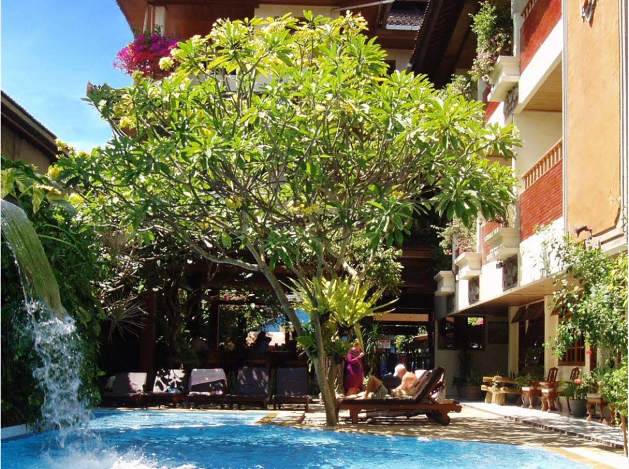 Green Garden Hotel