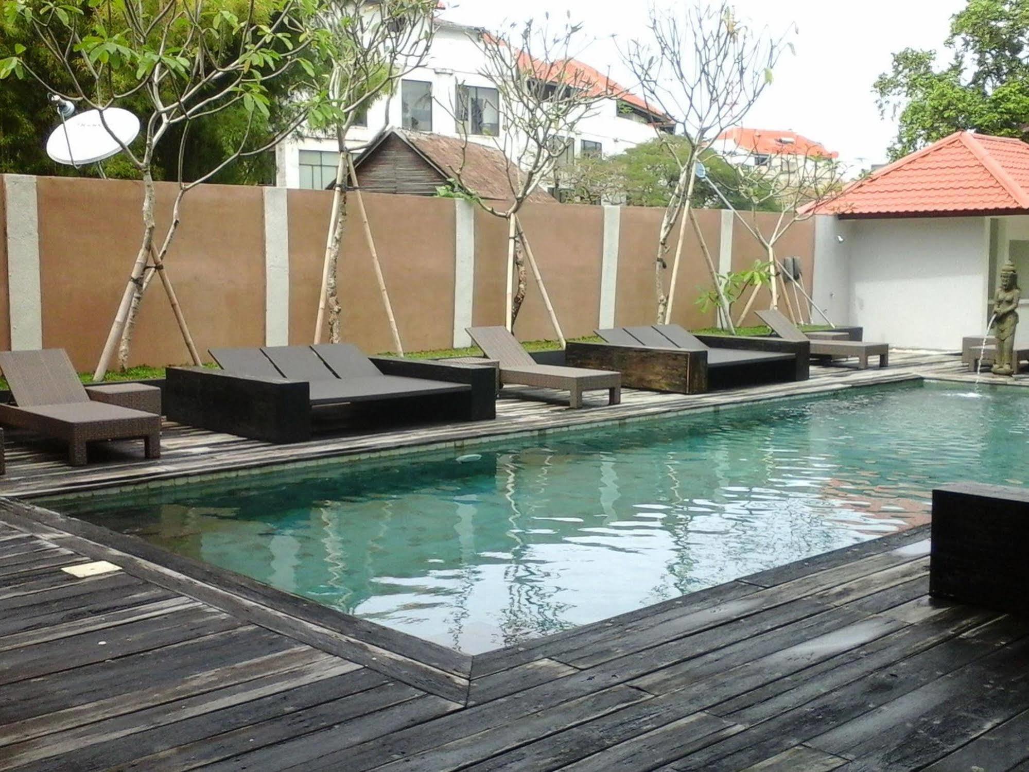 Hotel Mirah 2*