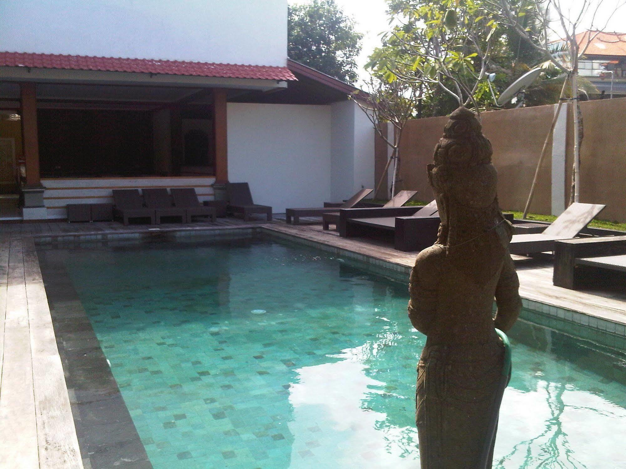 Hotel Mirah