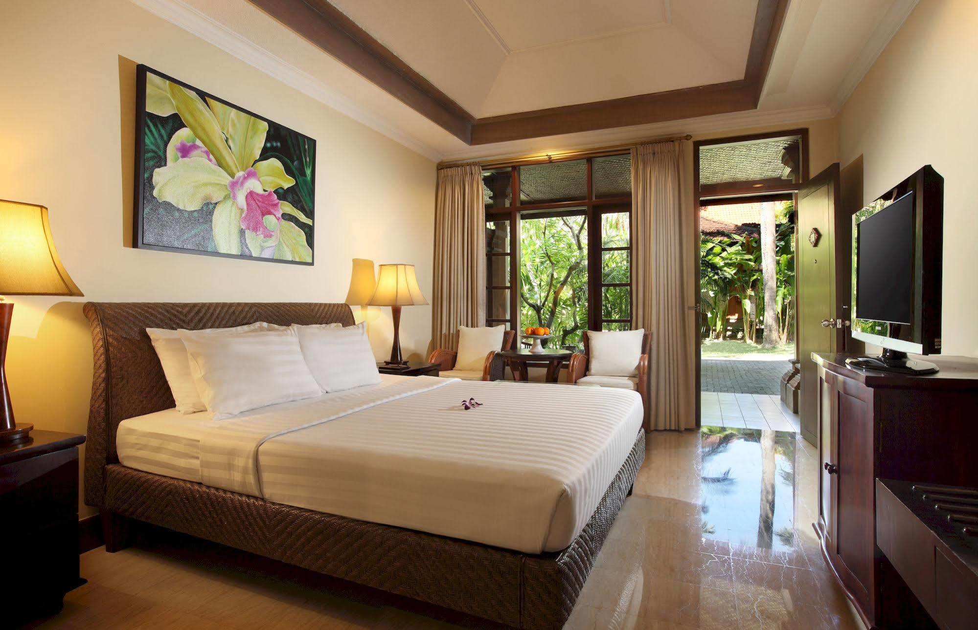 Resort Puri Santrian And 4*