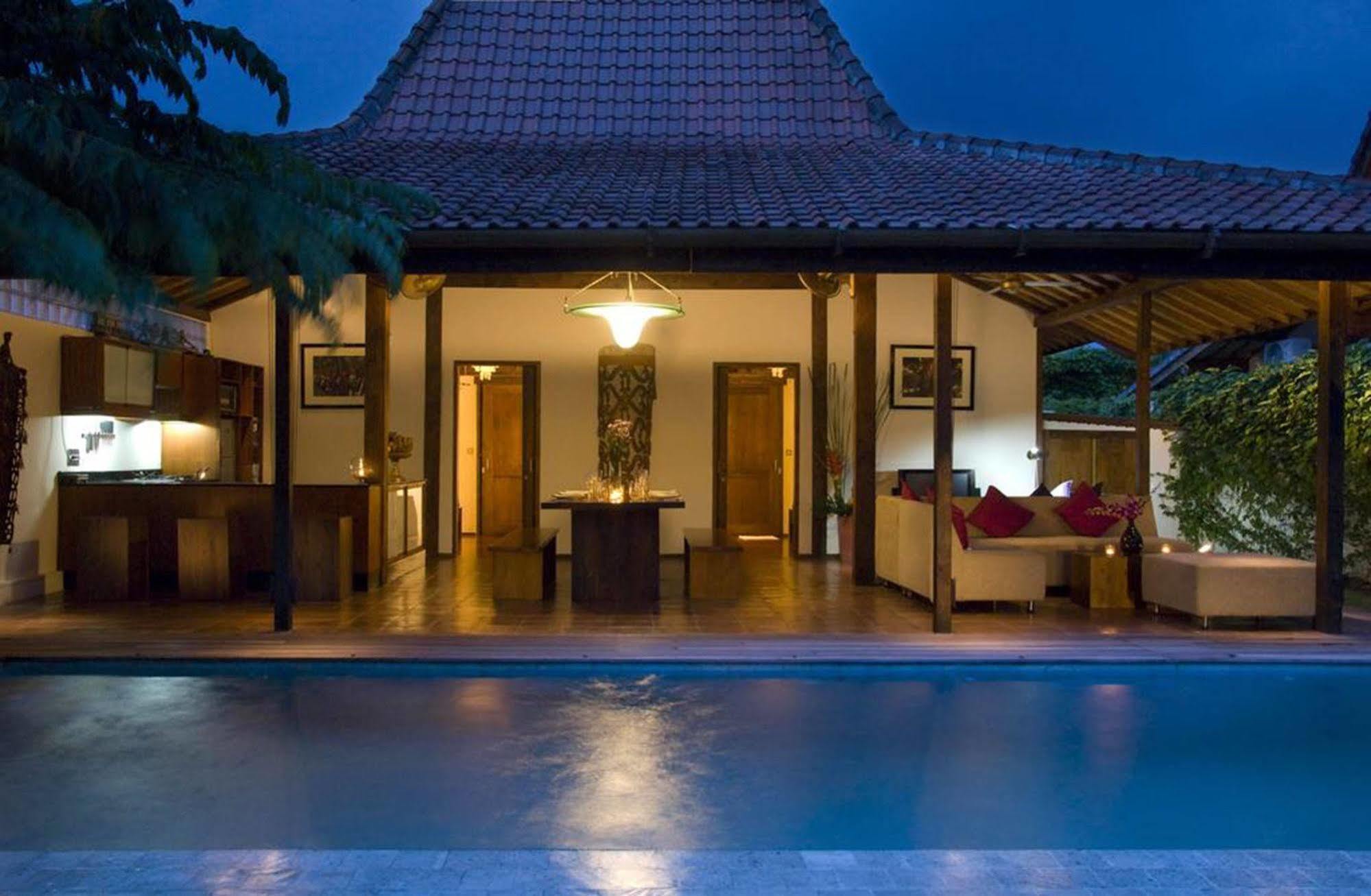 Villa The Joglos Seminyak (Bali)