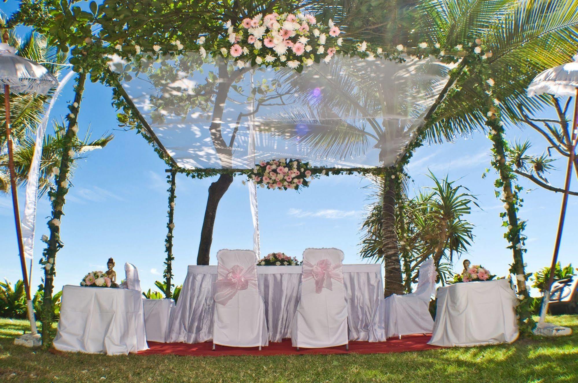 Legong Keraton 3* Canggu (Bali)