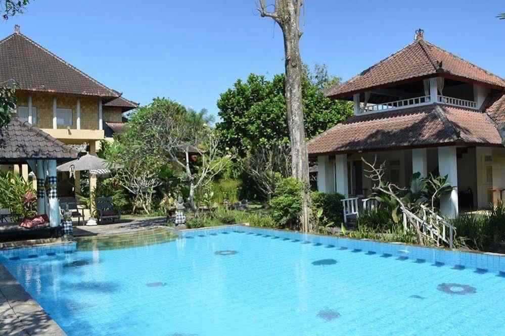 Garden Hotel 3*