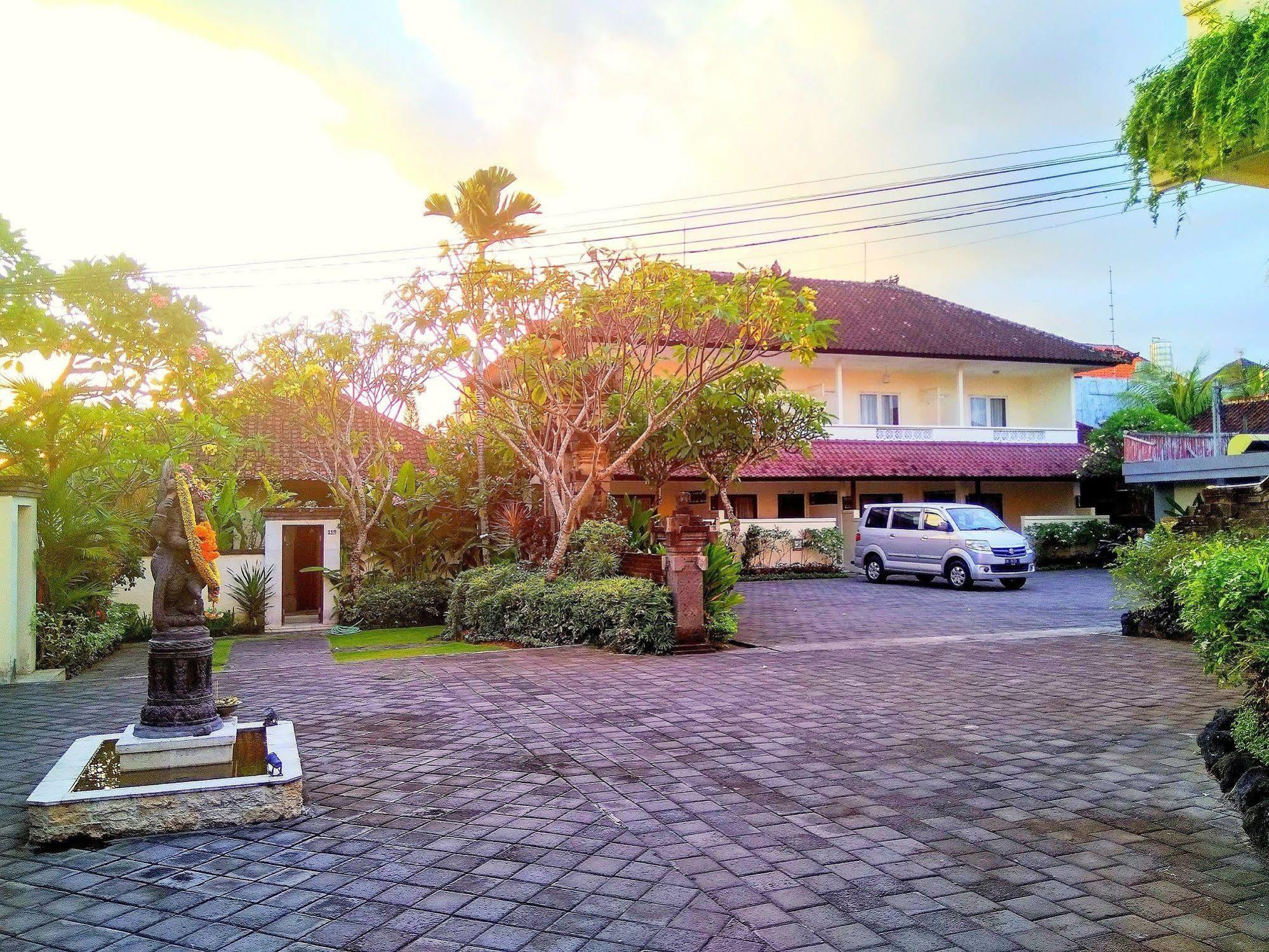 Nipuri And By Kamara Resort 3*