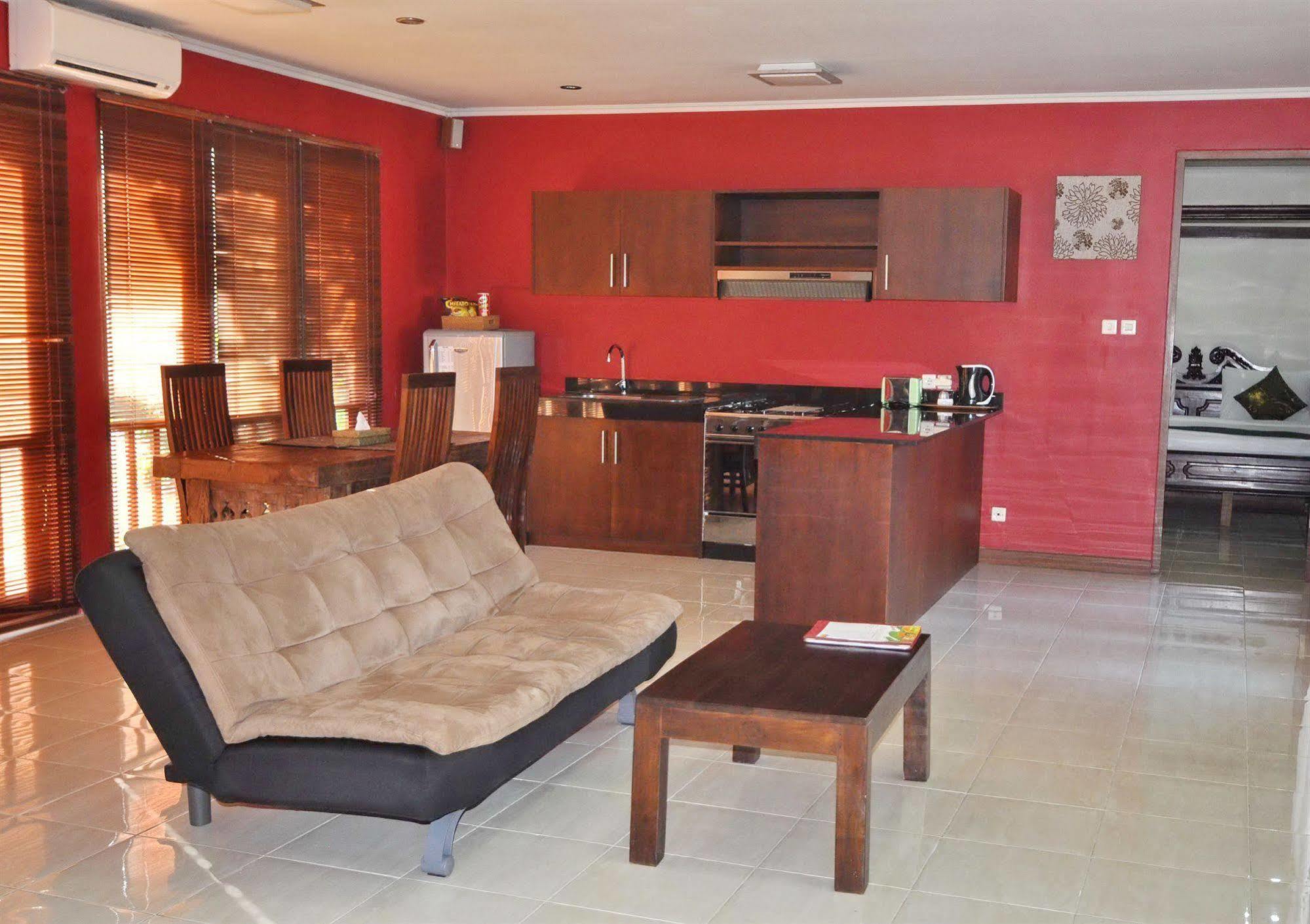 Sekuta Aparthotel 3*
