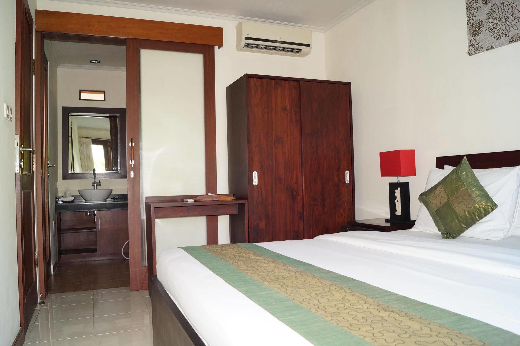 Aparthotel Sekuta 3*