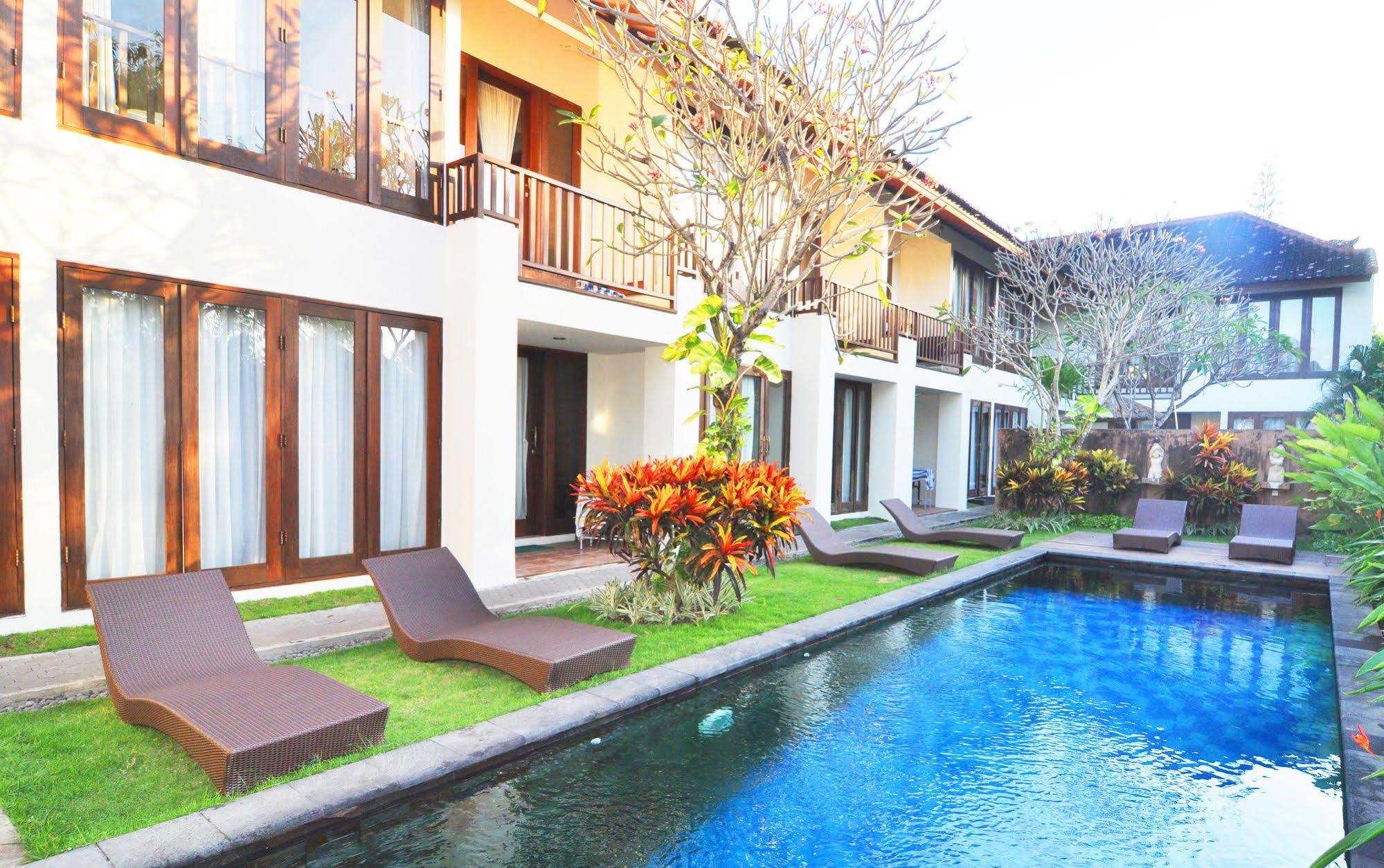 Sekuta Aparthotel 3*