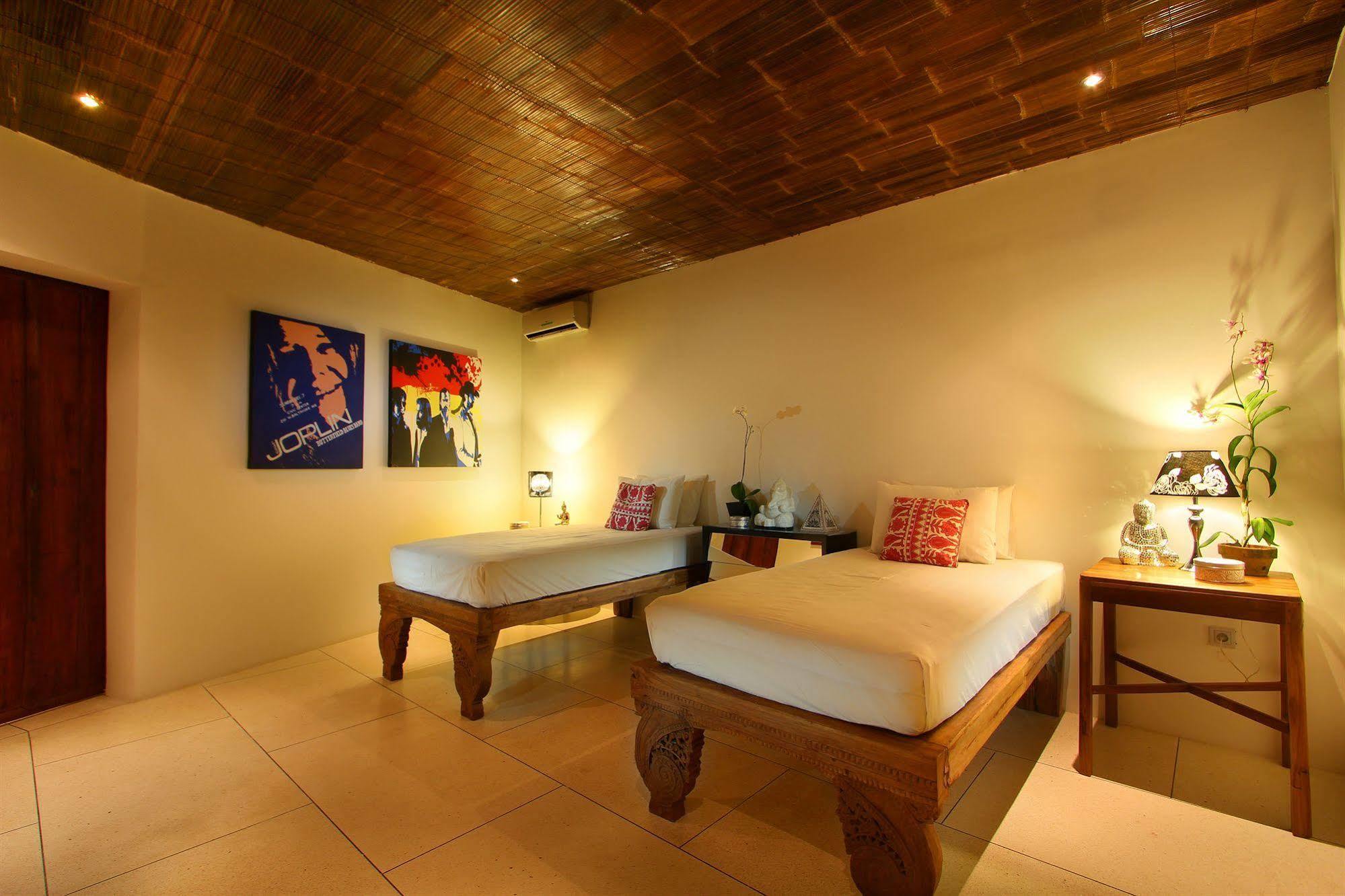 Aparthotel The 3*