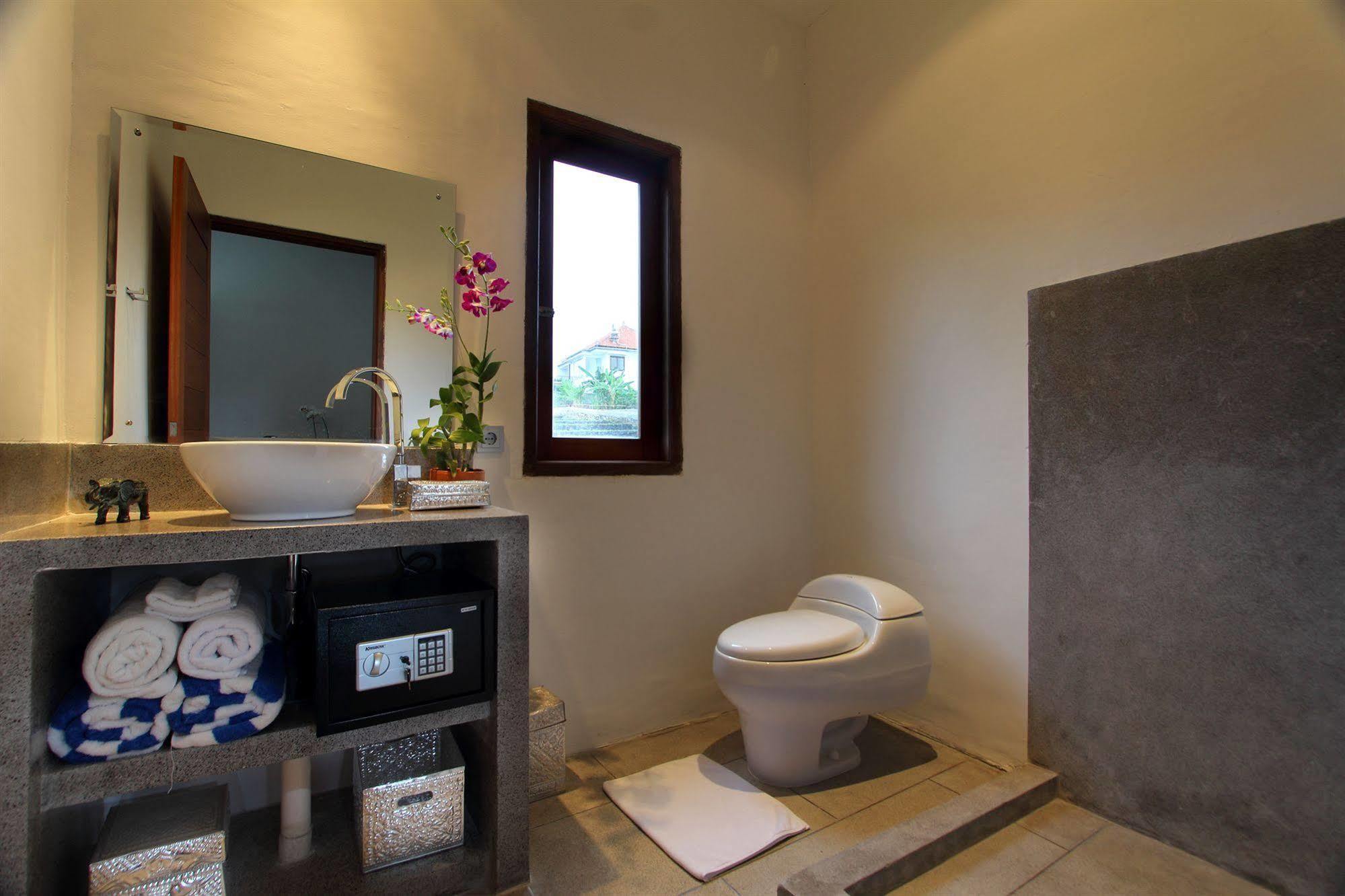 Aparthotel The 3*
