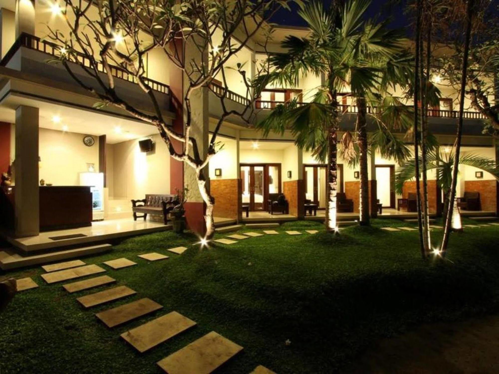 Billy Pendawa 3* Kuta (Bali)