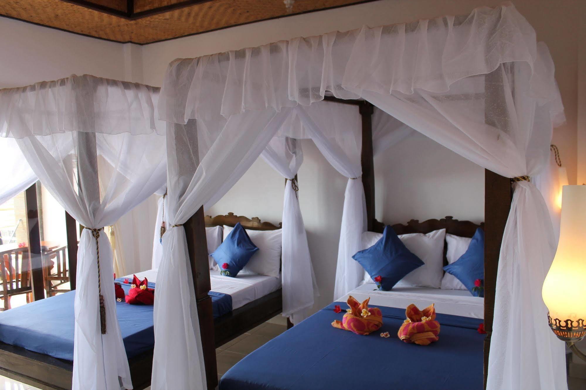 Titi Sedana * Amed (Bali)