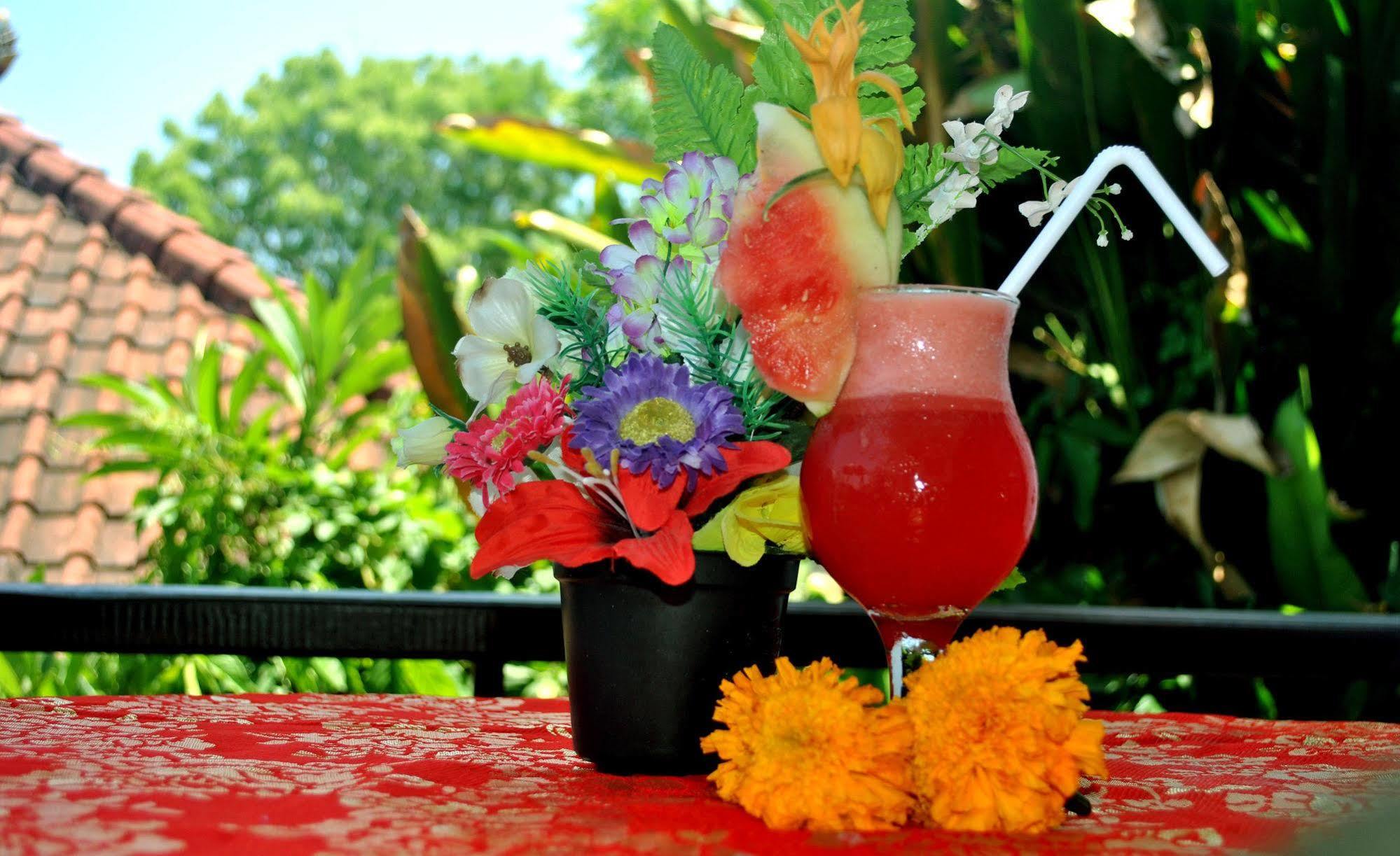 Titi Sedana Homestay *