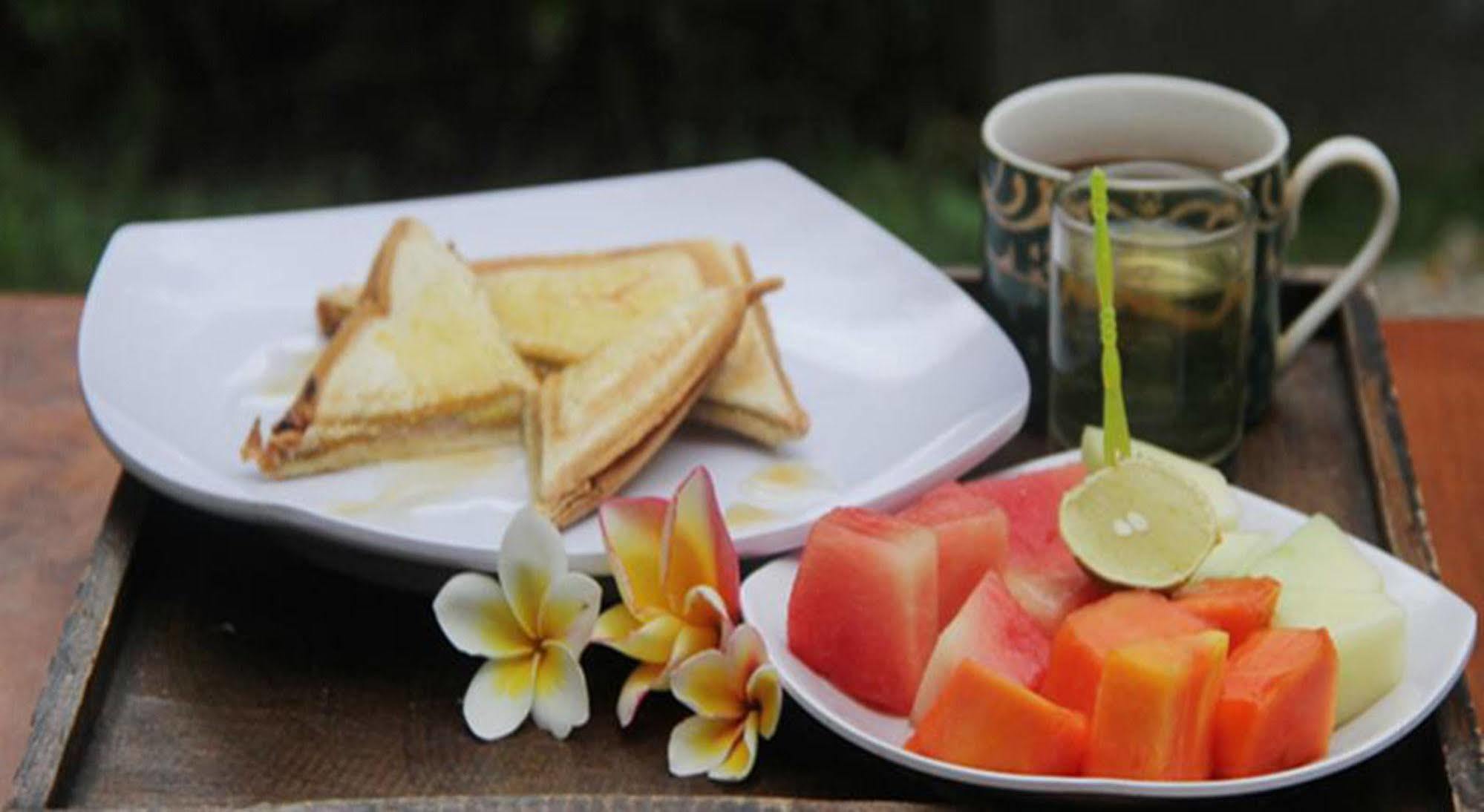 Legian Mas Beach Guest house 2*