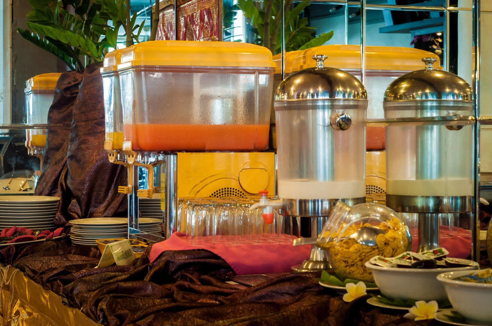 Hotel Melasti Kuta &