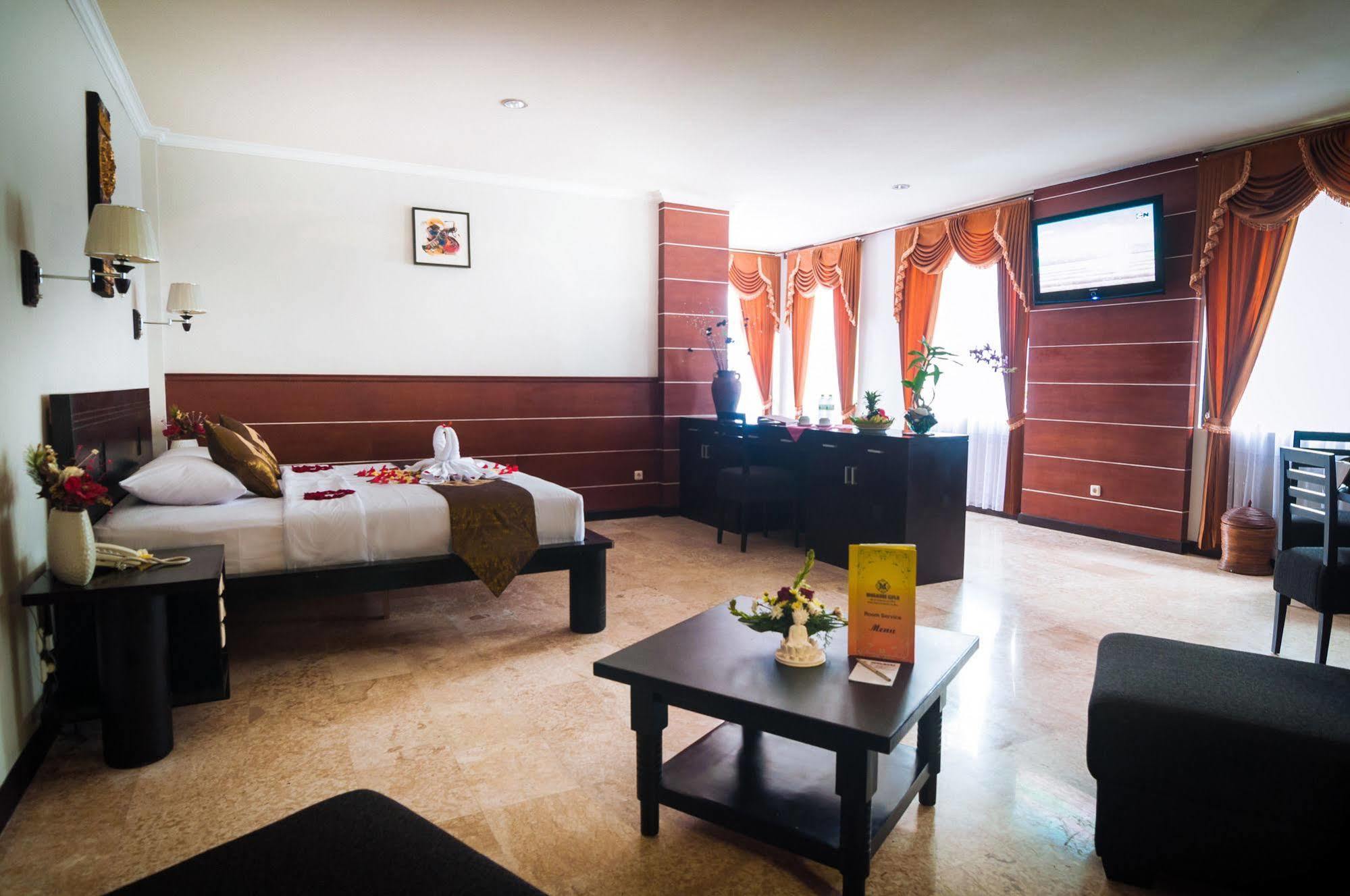 Melasti Kuta & Hotel Kuta (Bali)
