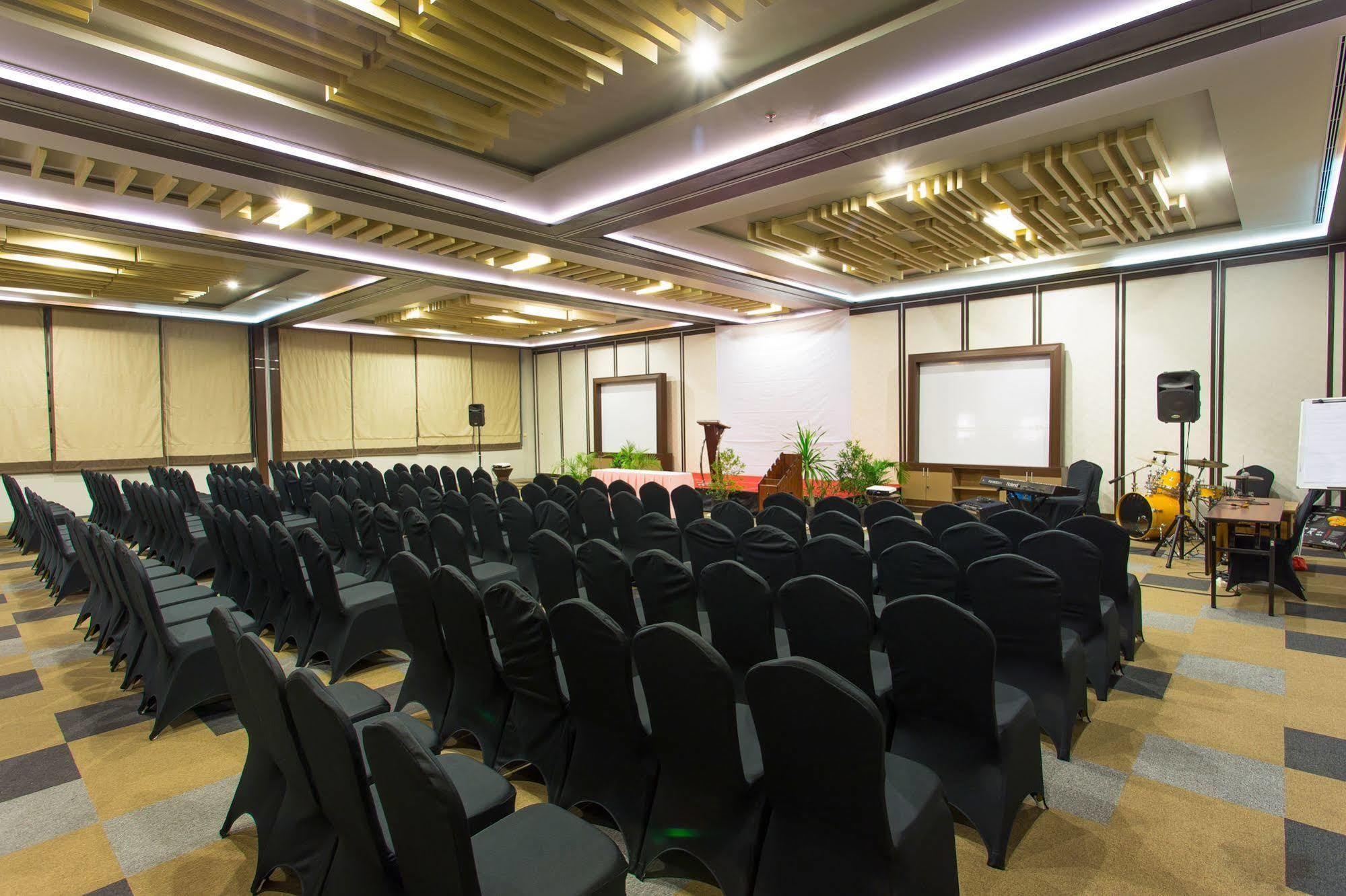 The Lerina Nusa Dua Hotel 4*