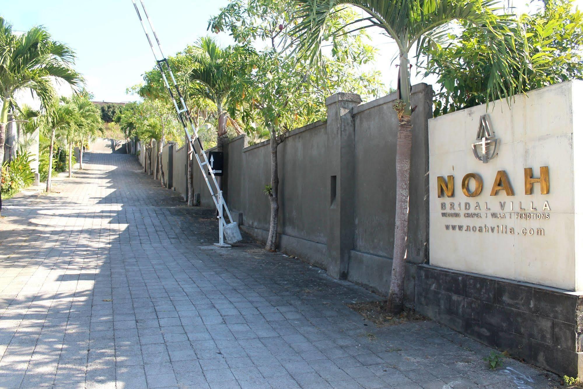 Villa Noah And Chapel Jimbaran (Bali)