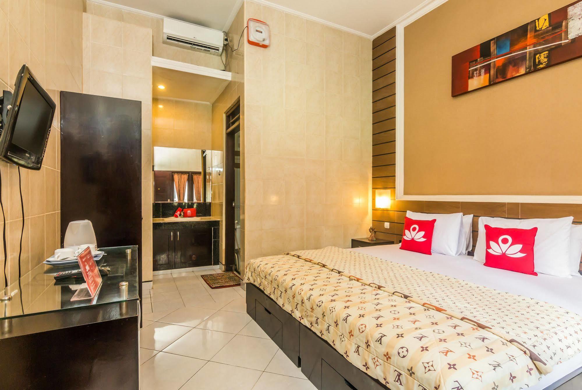Denays House 3*
