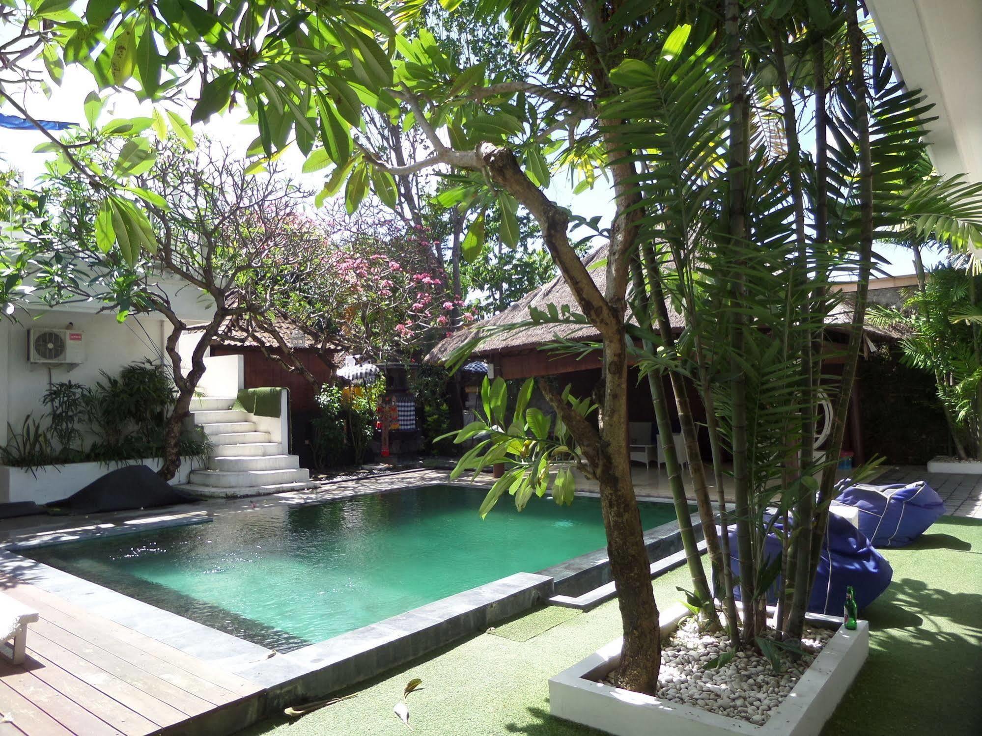 Hostel The Island Bali Seminyak (Bali)