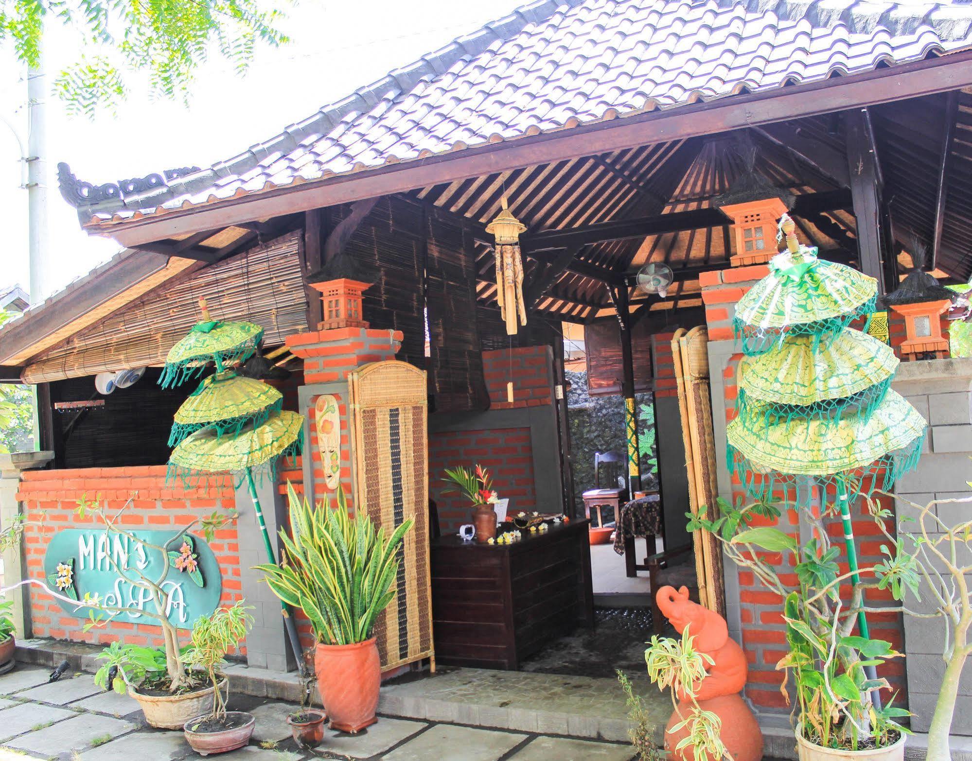 Mans & Holiday park 3*