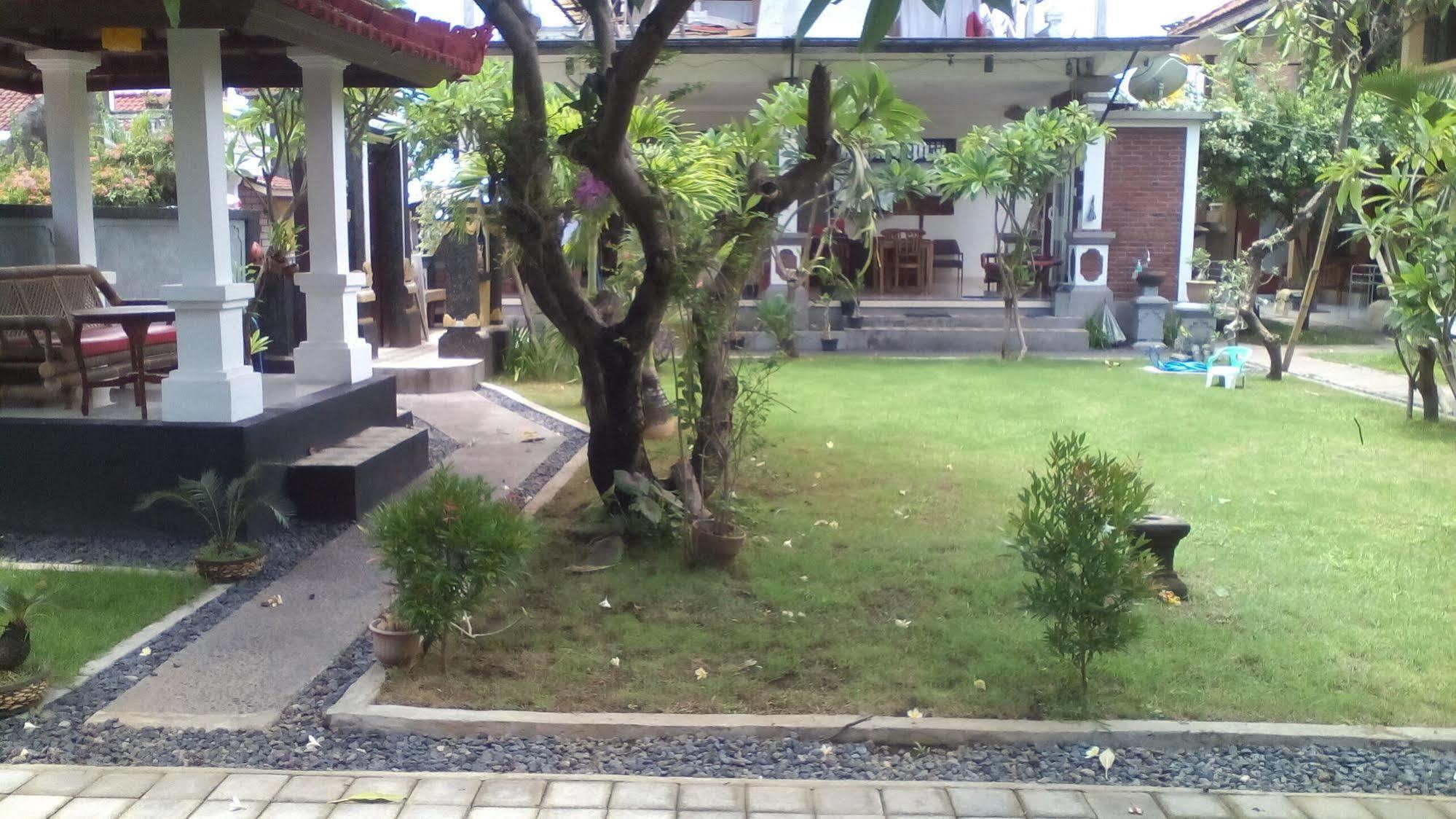 Guest house Puri Mandhara *