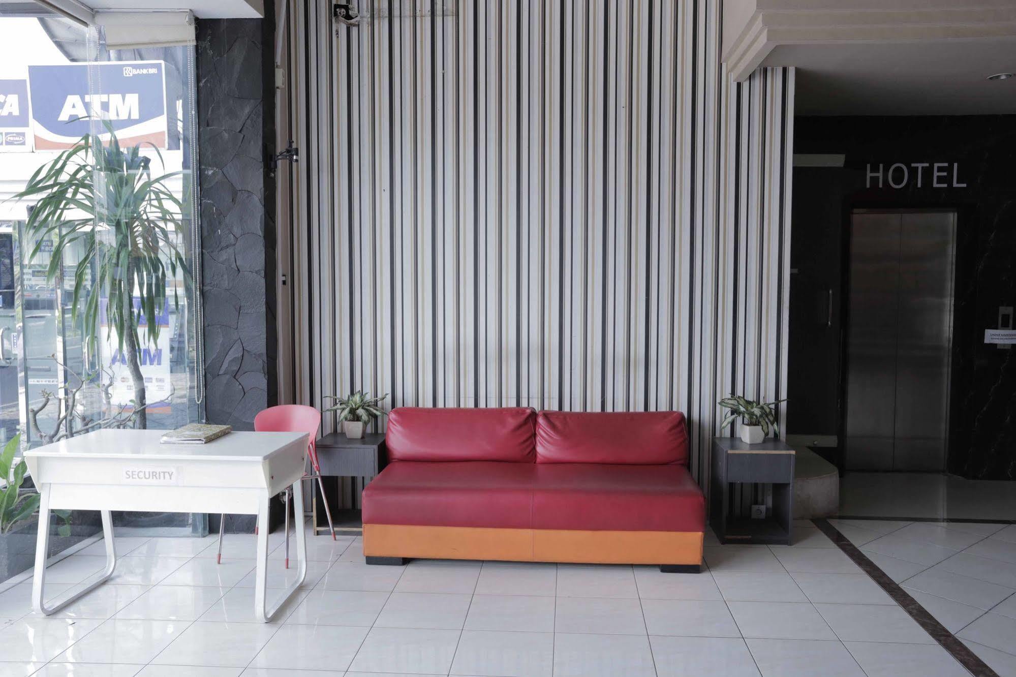 Guest house Reddoorz @ Sunset Point Seminyak (Bali)