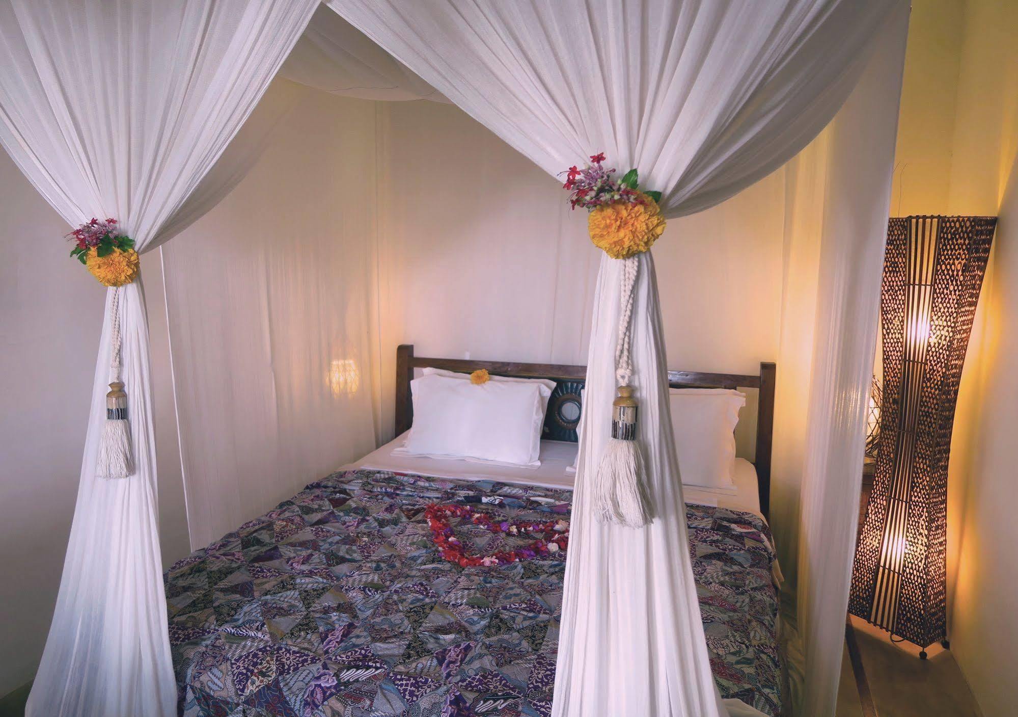 Cili Emas Oceanside