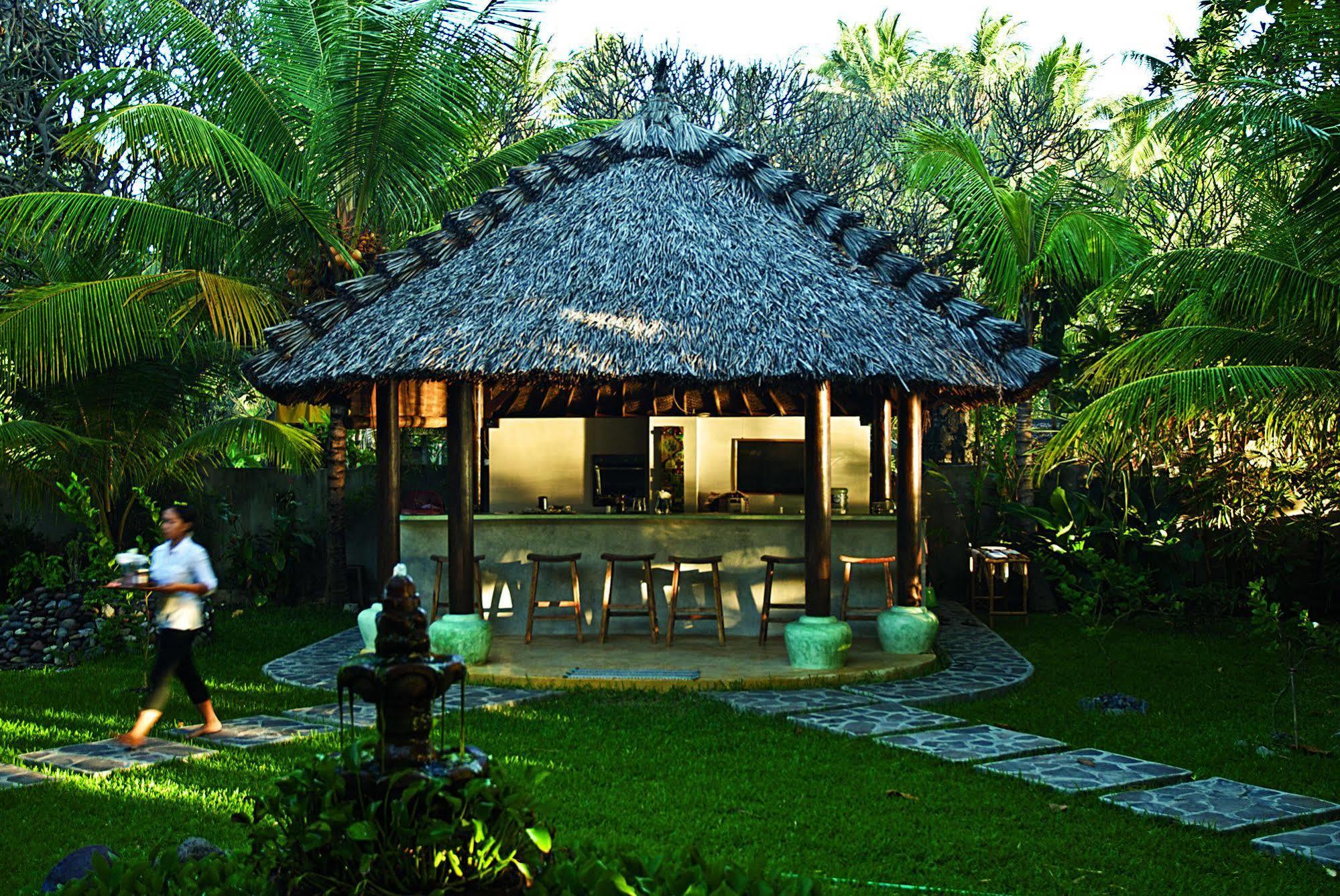 Cili Emas Oceanside Resort 3*