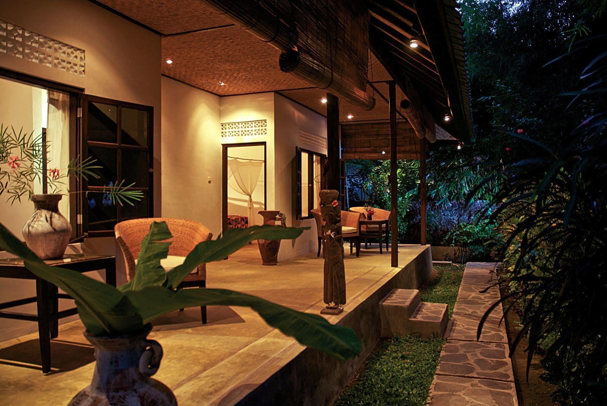 Cili Emas Oceanside Resort 3*