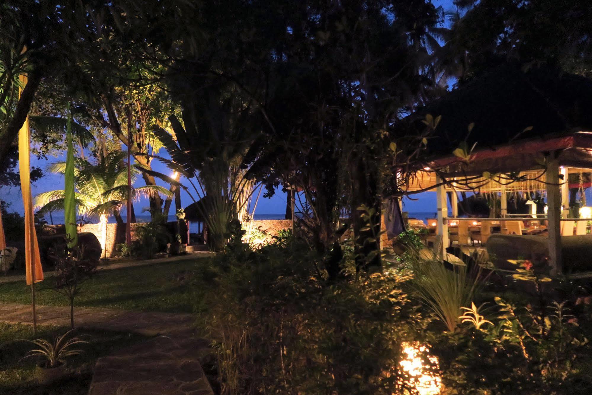 Resort Cili Emas Oceanside Tejakula