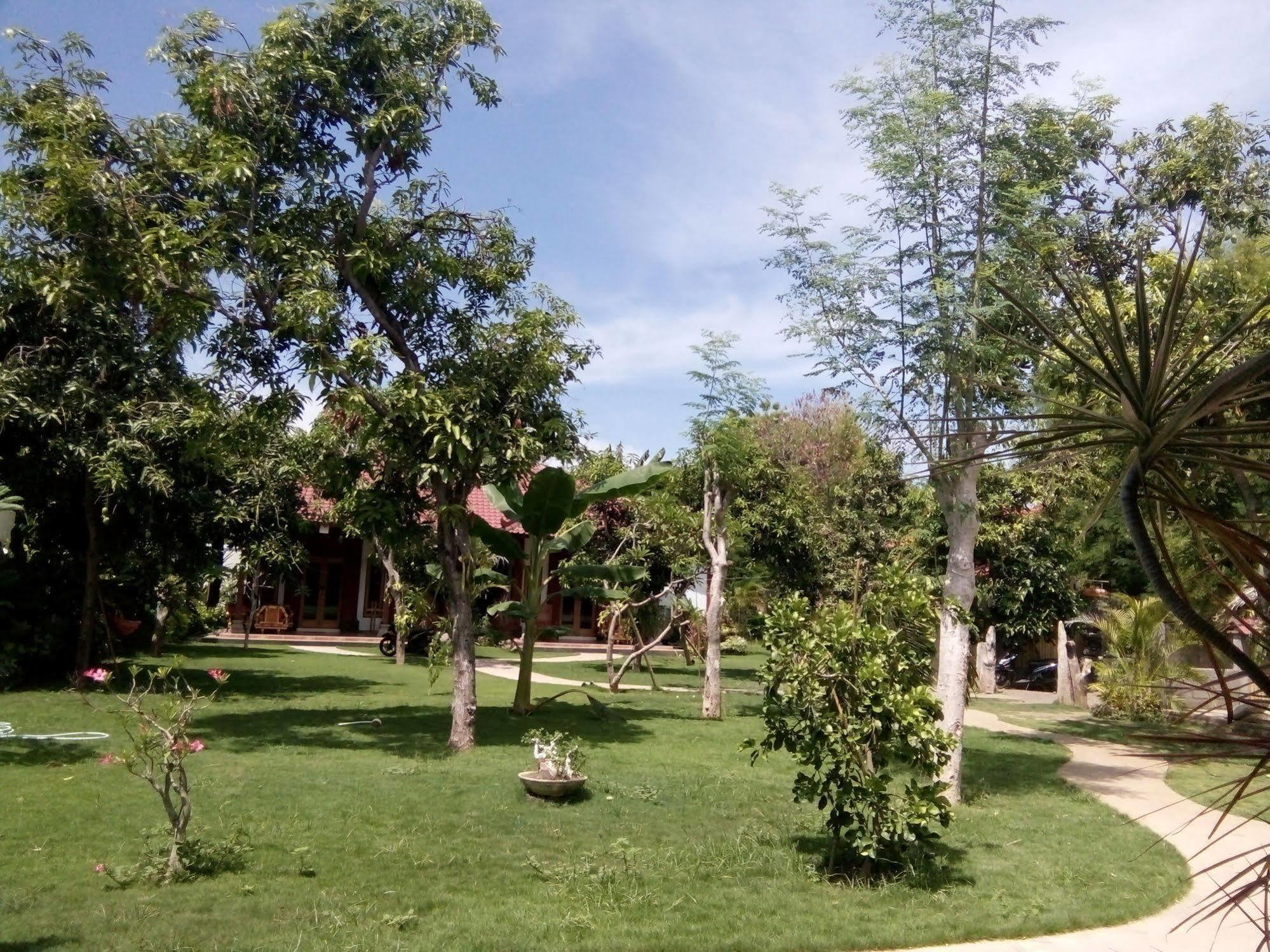 Biorock & Dive Center *