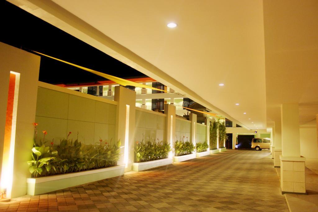 Harris & Residences Riverview Kuta, Bali 4* Kuta (Bali)