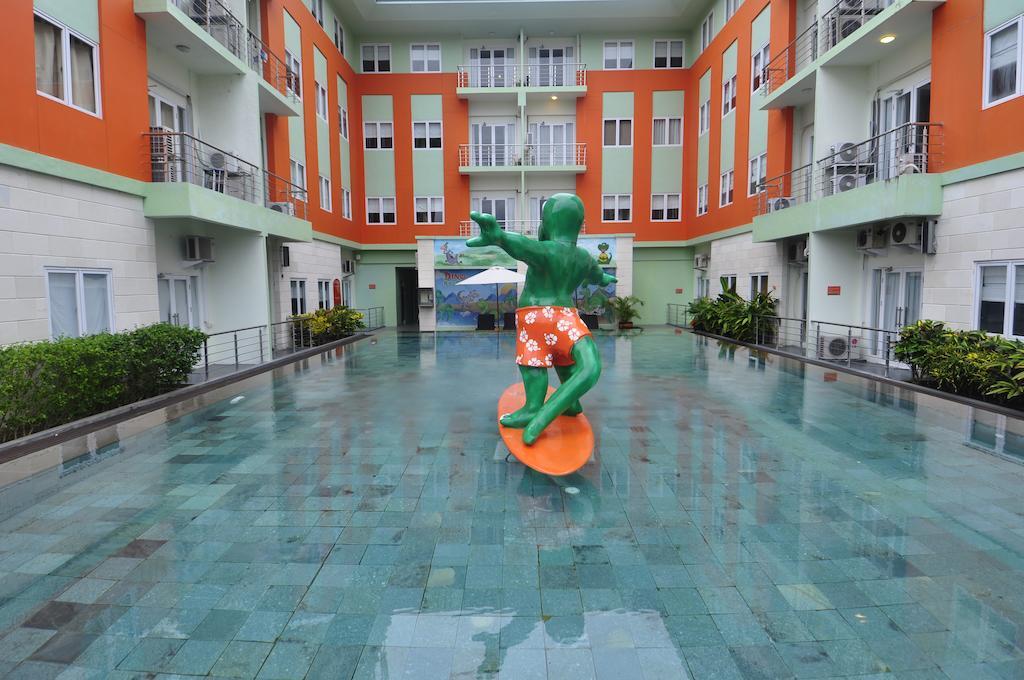 Harris & Residences Riverview Kuta, Bali 4*