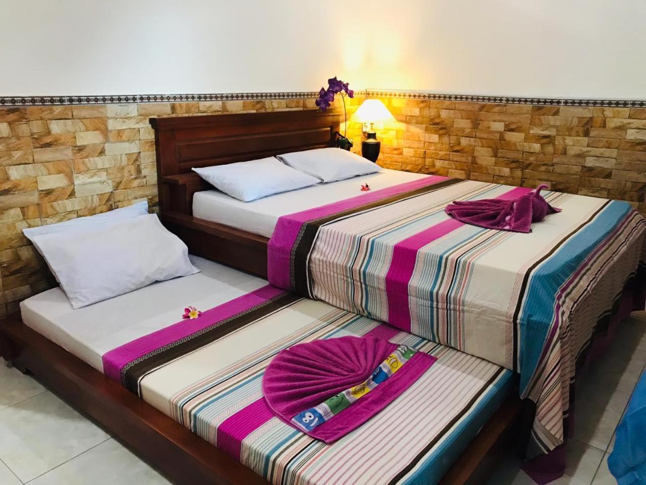 Kembar Padangbai Guest house 2*