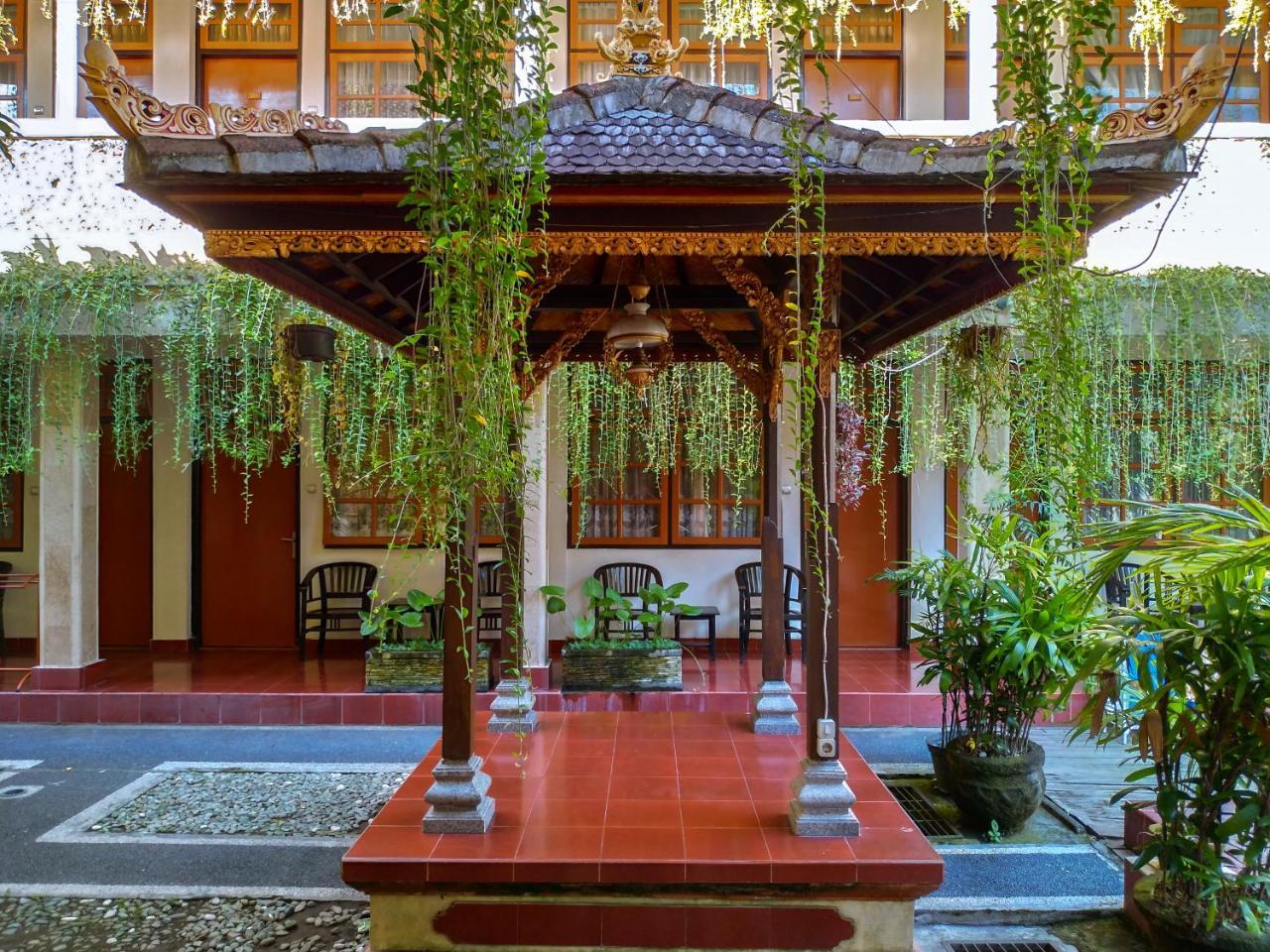 Catur Adi Putra Hotel