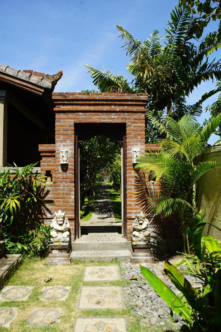 Oma In Bali Homestay *