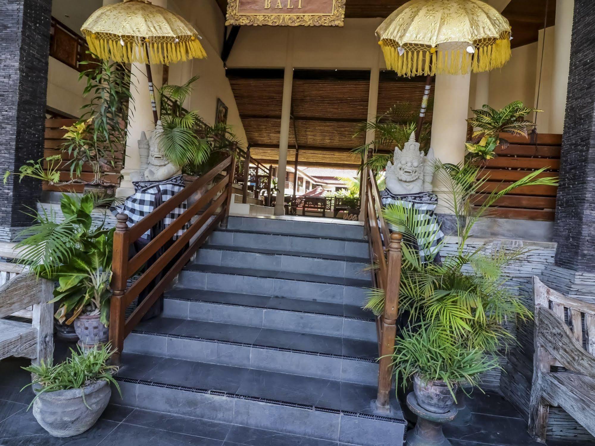 Hotel The Flora Kuta Bali 3*