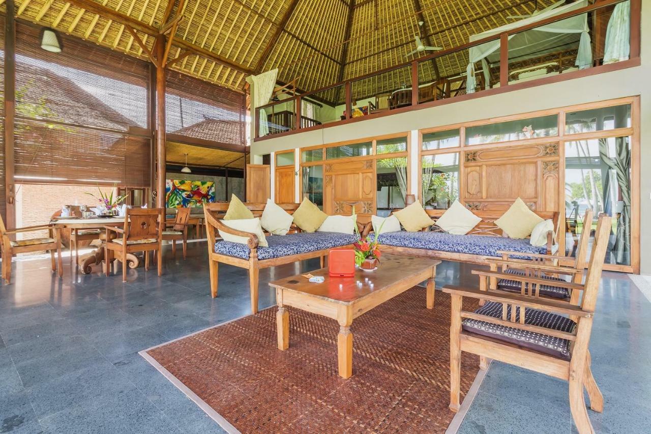 Oceanfront Citakara Sari Villa *