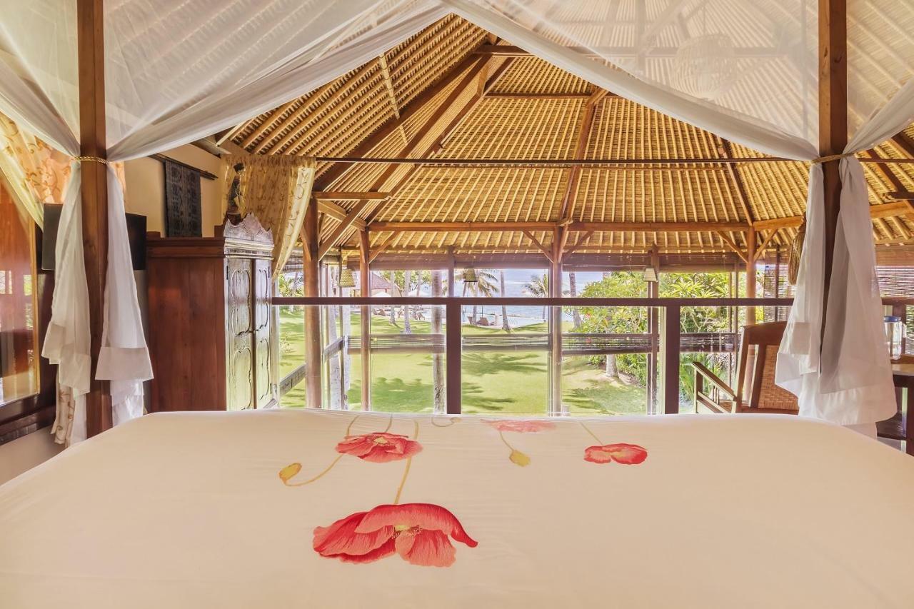 Oceanfront Citakara Sari Villa