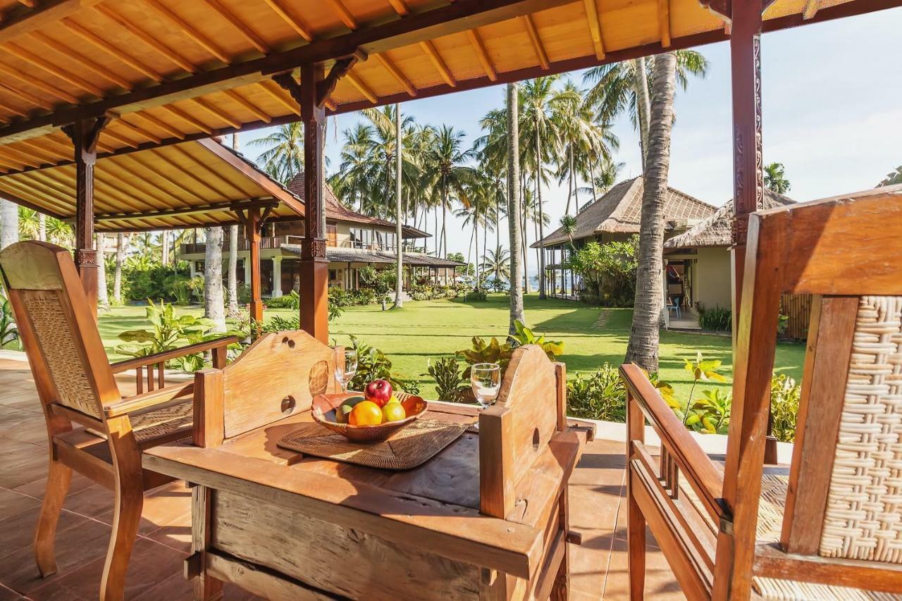 Oceanfront Citakara Sari Villa *