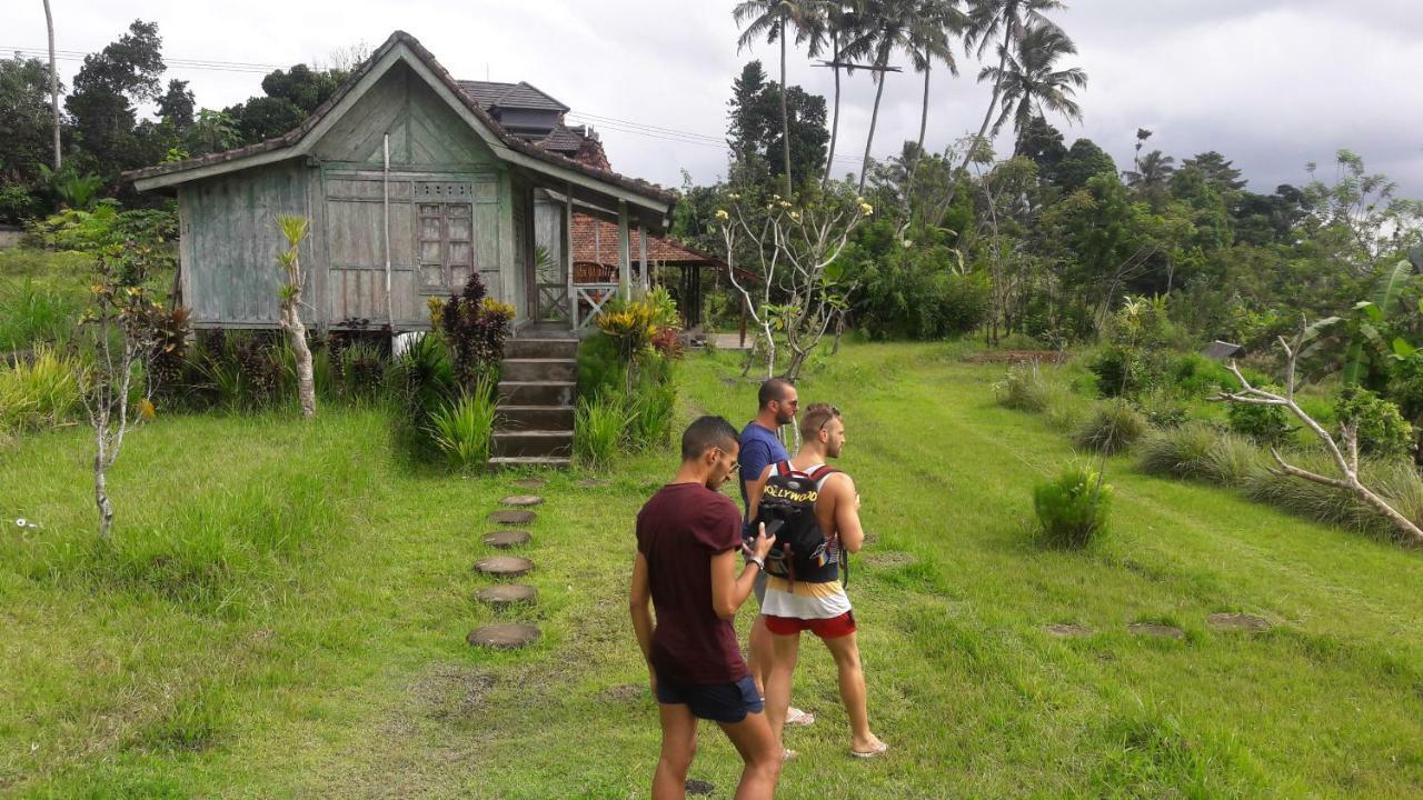 Kubu Taru Guest house 2*
