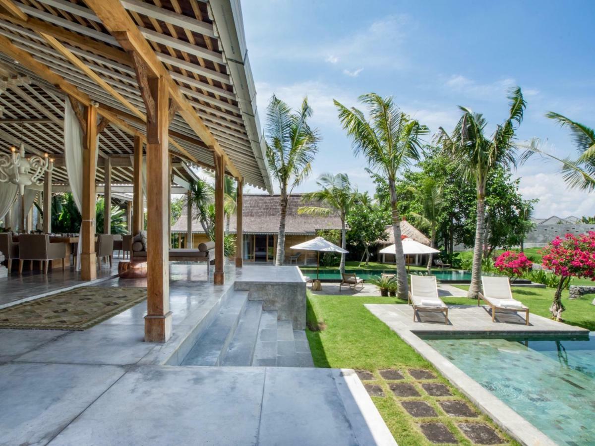 Villa Mannao Estate By Finder